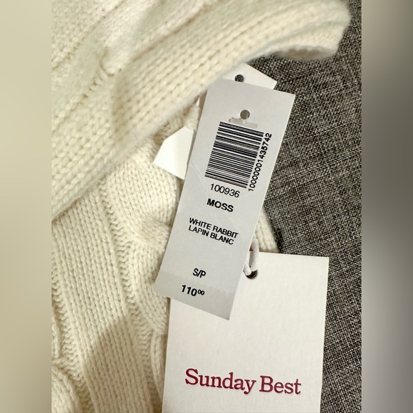 Aritzia Moss Sweater - Picture 2 of 4